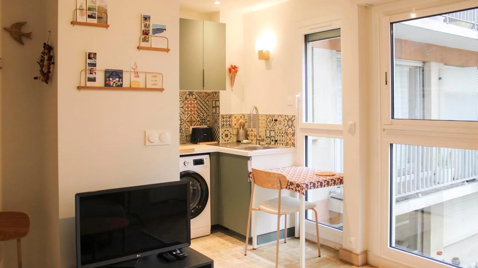 Renovated Studio - Near Place De La Nation Apartment